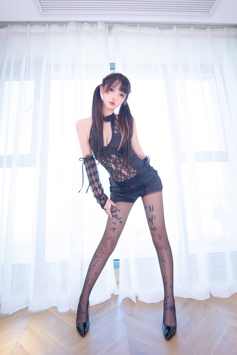 神楽坂真冬cos_恋爱魔咒 | 神楽坂真冬_恋爱魔咒·黑色诱惑cos [75P-199MB]