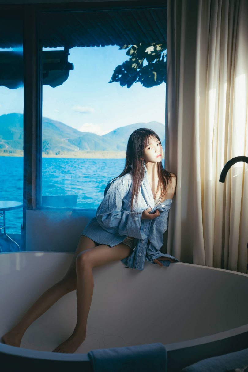 桜桃喵cos_蓝衬衫 | 桜桃喵_浴缸·蓝衬衫cos作品 [44P-1.13GB]