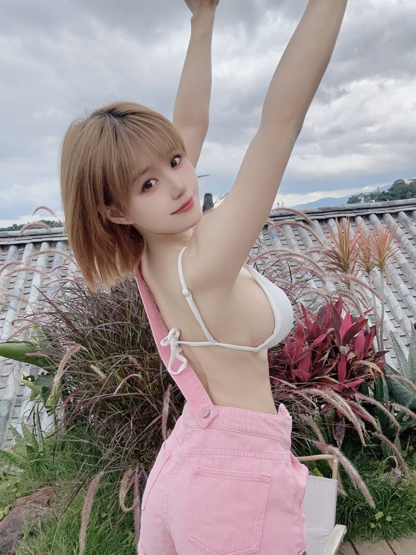 小仓千代w cos_比基尼 | 小仓千代w_吊带牛仔裤+比基尼cos [82P-142MB]