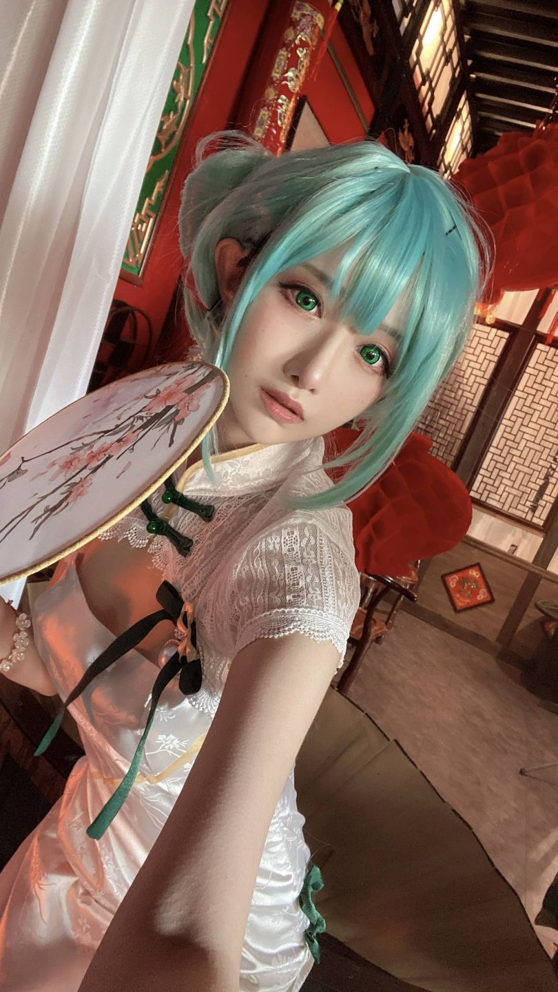 Shika小鹿鹿cos初音未来 | Shika小鹿鹿_初音未来·韶华旗袍cos [14P2V-88MB]