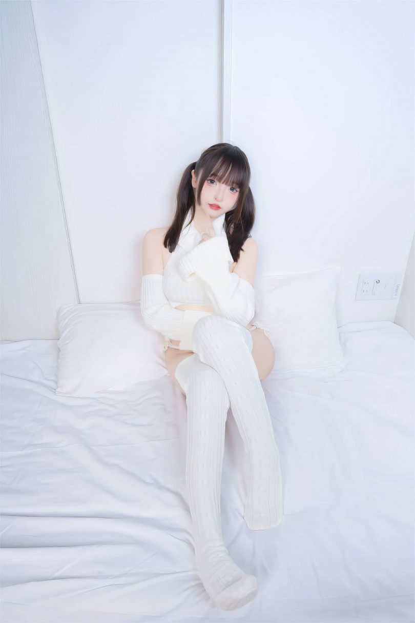 神楽坂真冬cos纯欲少女 | 神楽坂真冬_斩男毛衣·纯欲少女cos [75P2V-1.40GB]