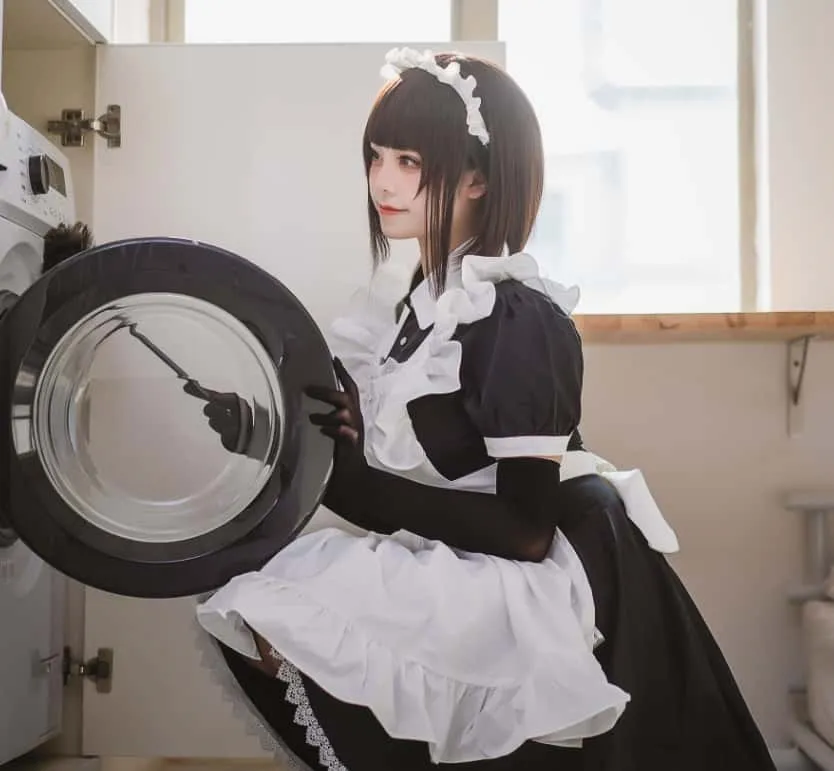 蜜汁猫裘《民宿女仆》：萌得不可方物！