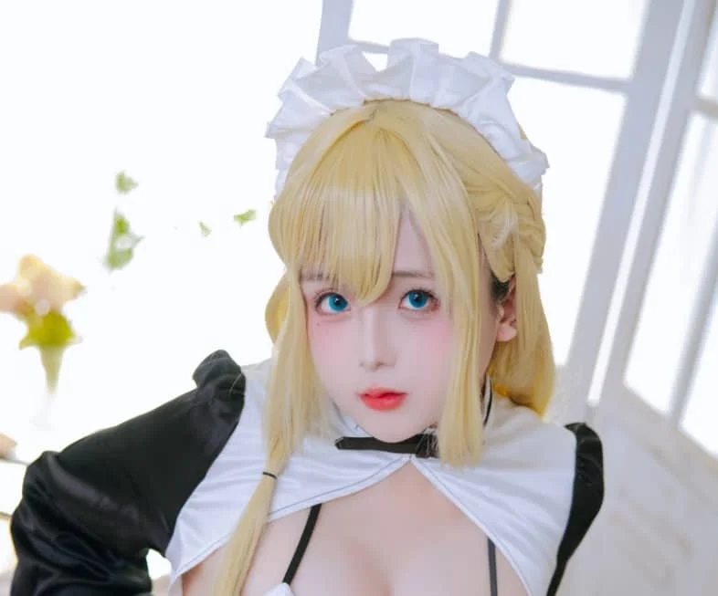 日奈娇《拘束女仆》:金发碧眼的女仆,带你体验不一样的诱惑!插图1 日奈娇《拘束女仆》:金发碧眼的女仆,带你体验不一样的诱惑!