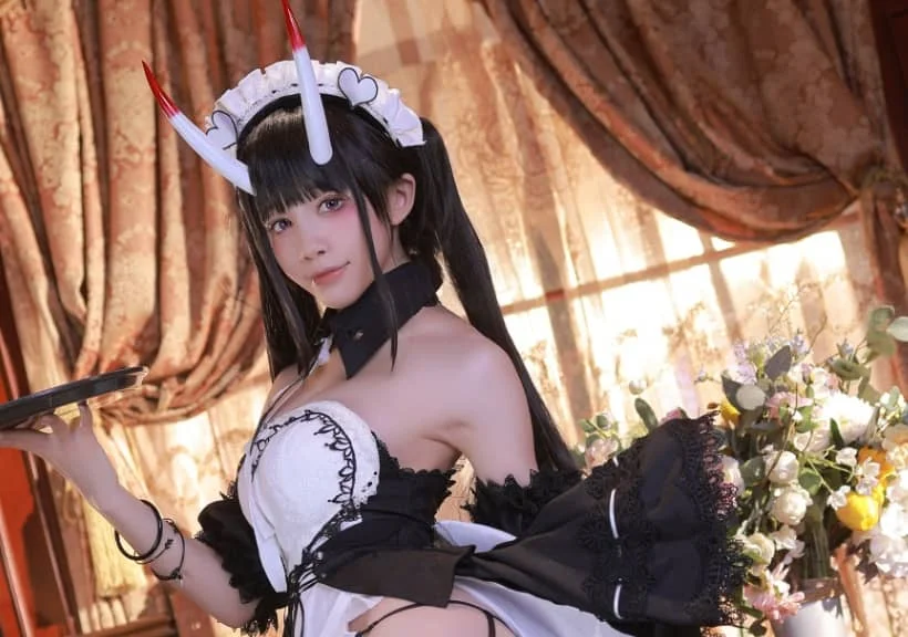 水淼Aqua的《能代女仆》:黑与白的魅惑交织插图1 水淼Aqua的《能代女仆》:黑与白的魅惑交织