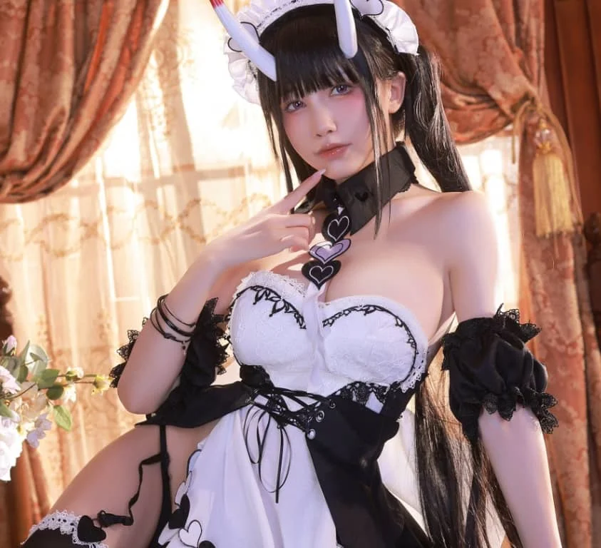 水淼Aqua的《能代女仆》:黑与白的魅惑交织插图2 水淼Aqua的《能代女仆》:黑与白的魅惑交织