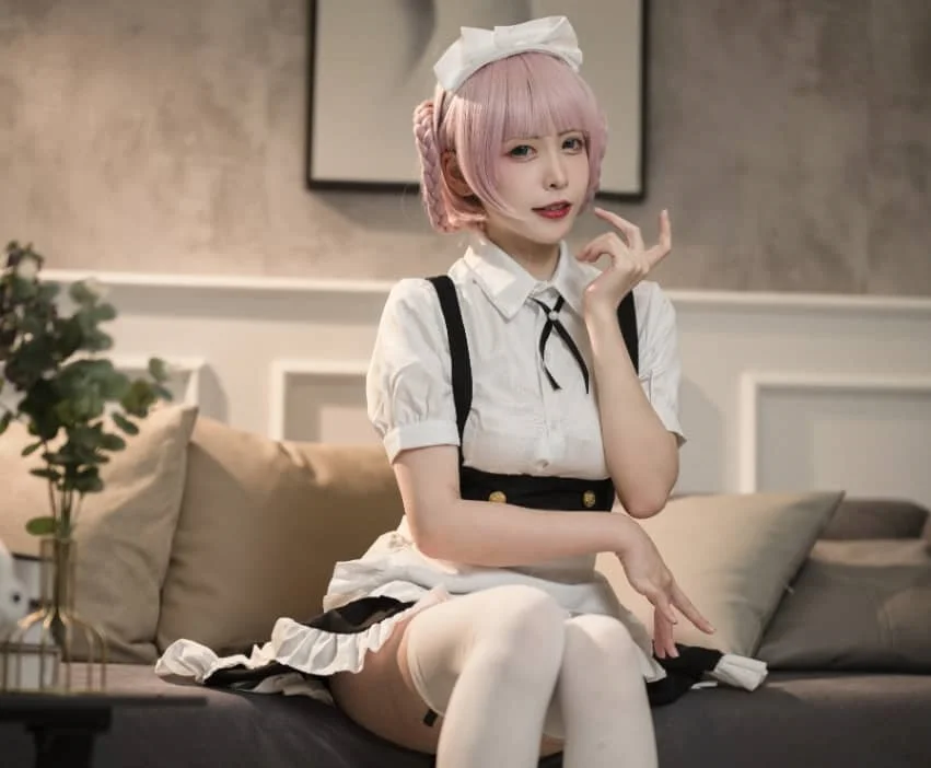 樱岛嗷一《七草荠女仆》：甜美与魅惑的完美融合