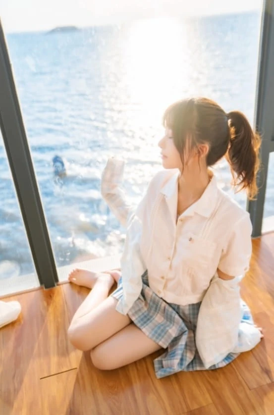 阳光下的精灵:桜桃喵的《感光》之旅插图1 阳光下的精灵:桜桃喵的《感光》之旅