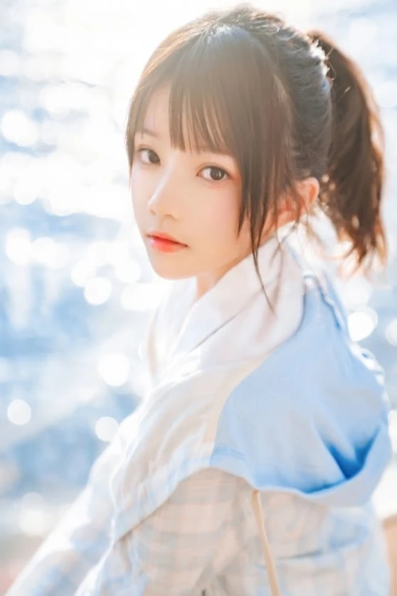 阳光下的精灵:桜桃喵的《感光》之旅插图2 阳光下的精灵:桜桃喵的《感光》之旅