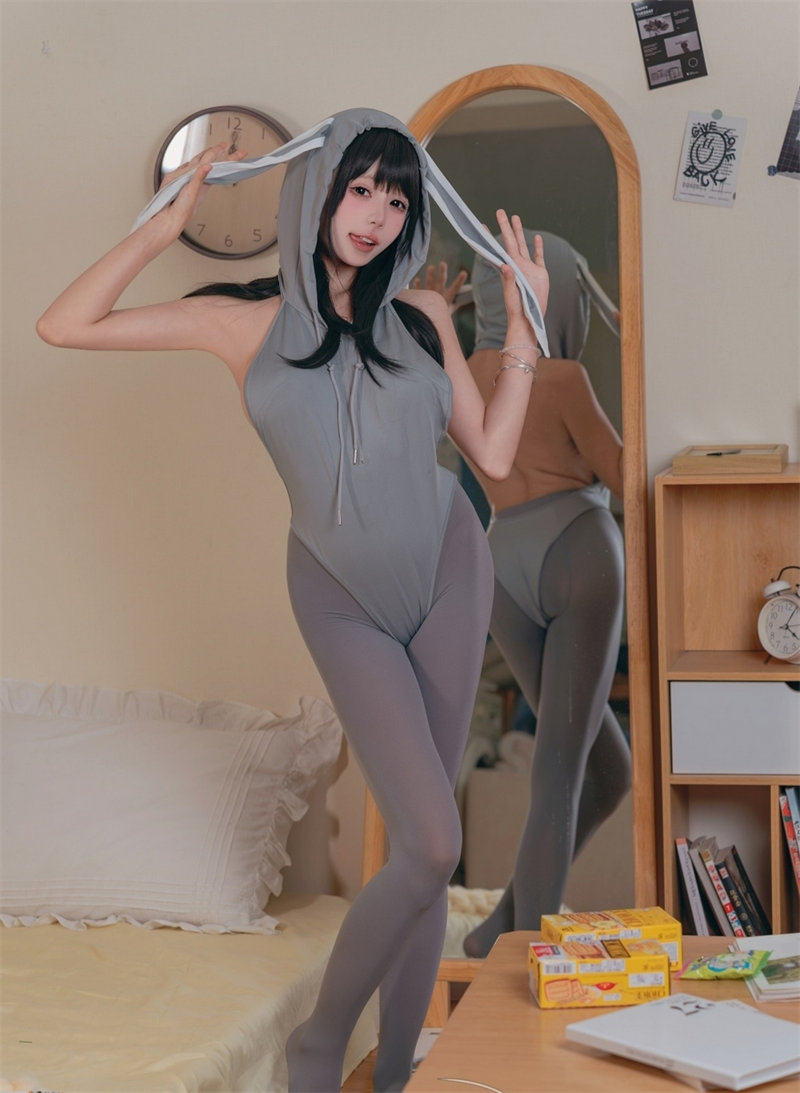 咬一口兔娘最新摄影图集分享,甜美可爱的颜值博主