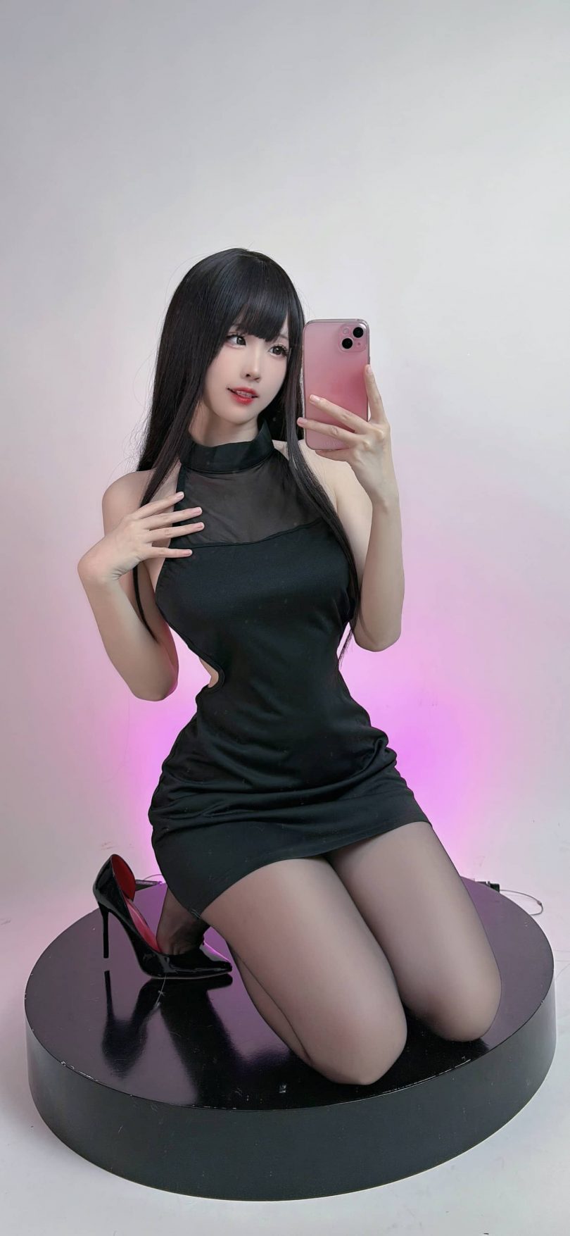 miko酱ww cos_自拍 | miko酱ww_包臀裙+黑色丝袜cos [12P-81MB]