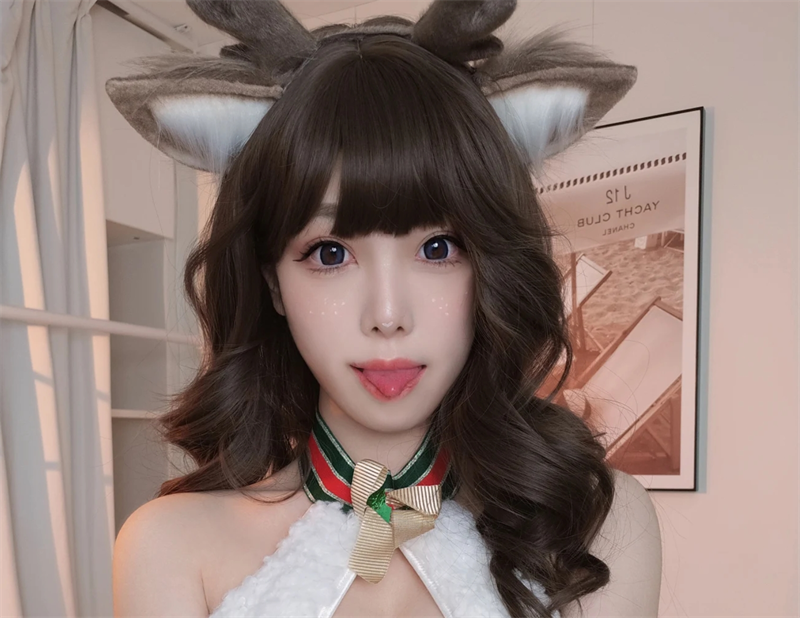 蜜汁猫裘的圣诞兔兔：甜美与魅力的完美结合