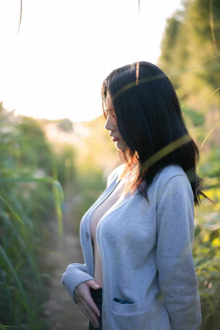 桃良阿宅 - 外出JK ，给人一种宁静的美感