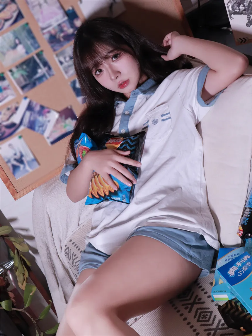 yuuhui玉汇 – 2022 Vol.027 蓝白条少女 Sky & Cloud Girl -Cos作品及个人资料介绍