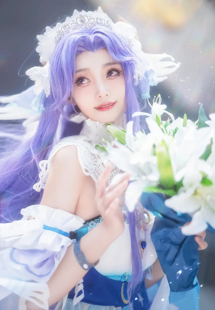 走路摇ZLY走在神话中的Coser美女