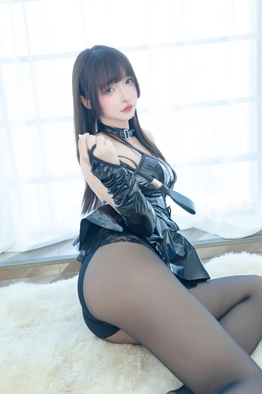 神楽坂真冬 –  美脚调教 -Cos作品及个人资料介绍