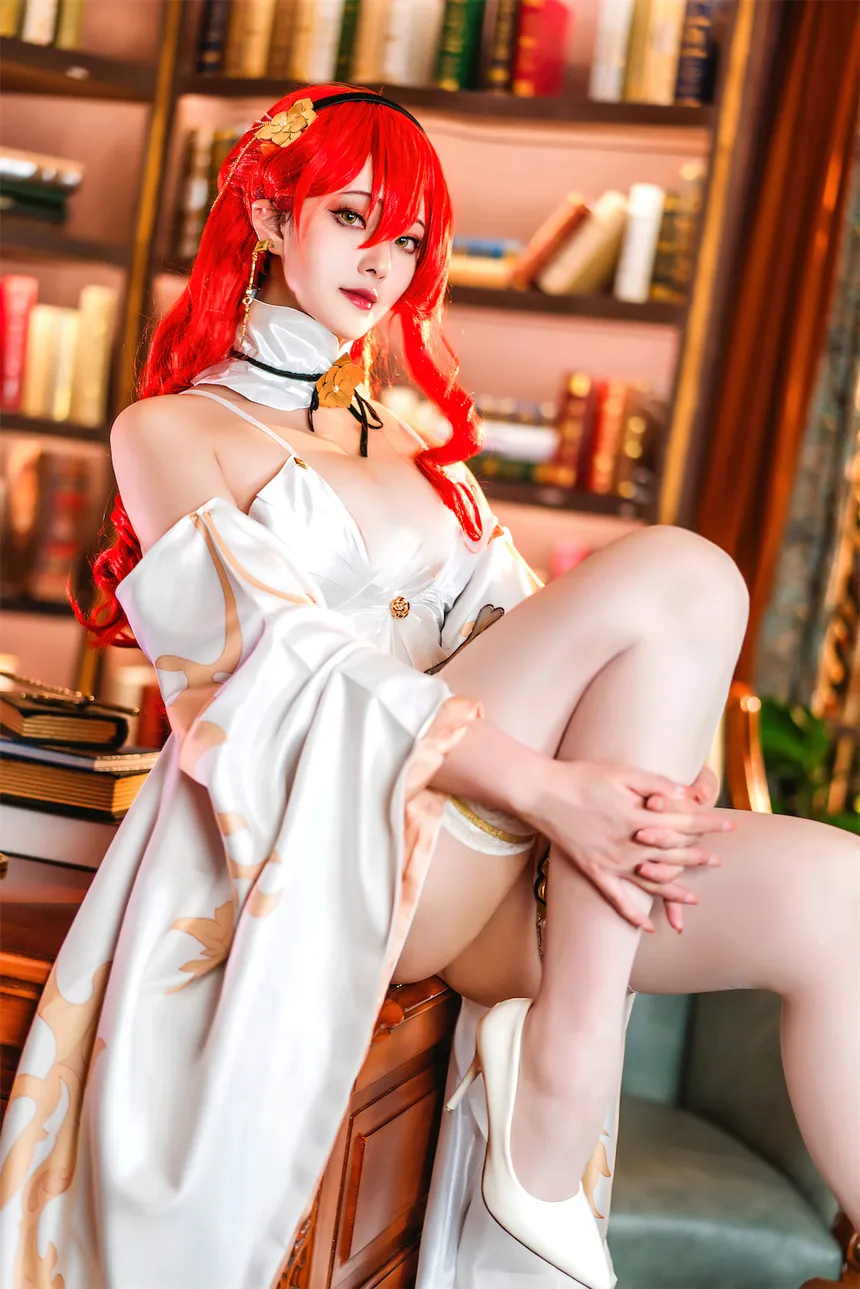 Natsuko夏夏子 - 崩坏：星穹铁道 姬子礼服  -Cos作品及个人资料介绍