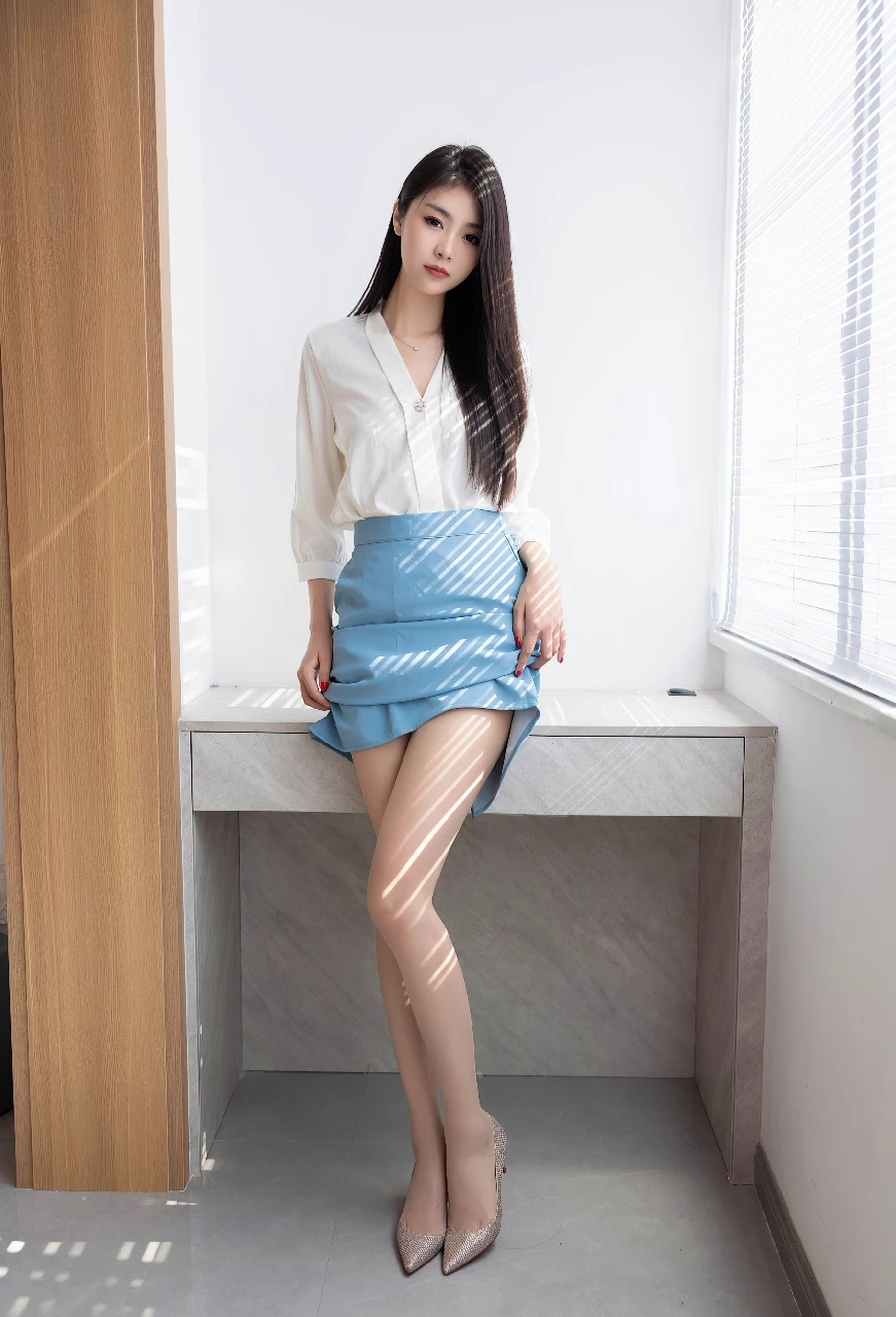 美图欣赏丨可樂Vicky NO.7314 [81+1P／686MB]