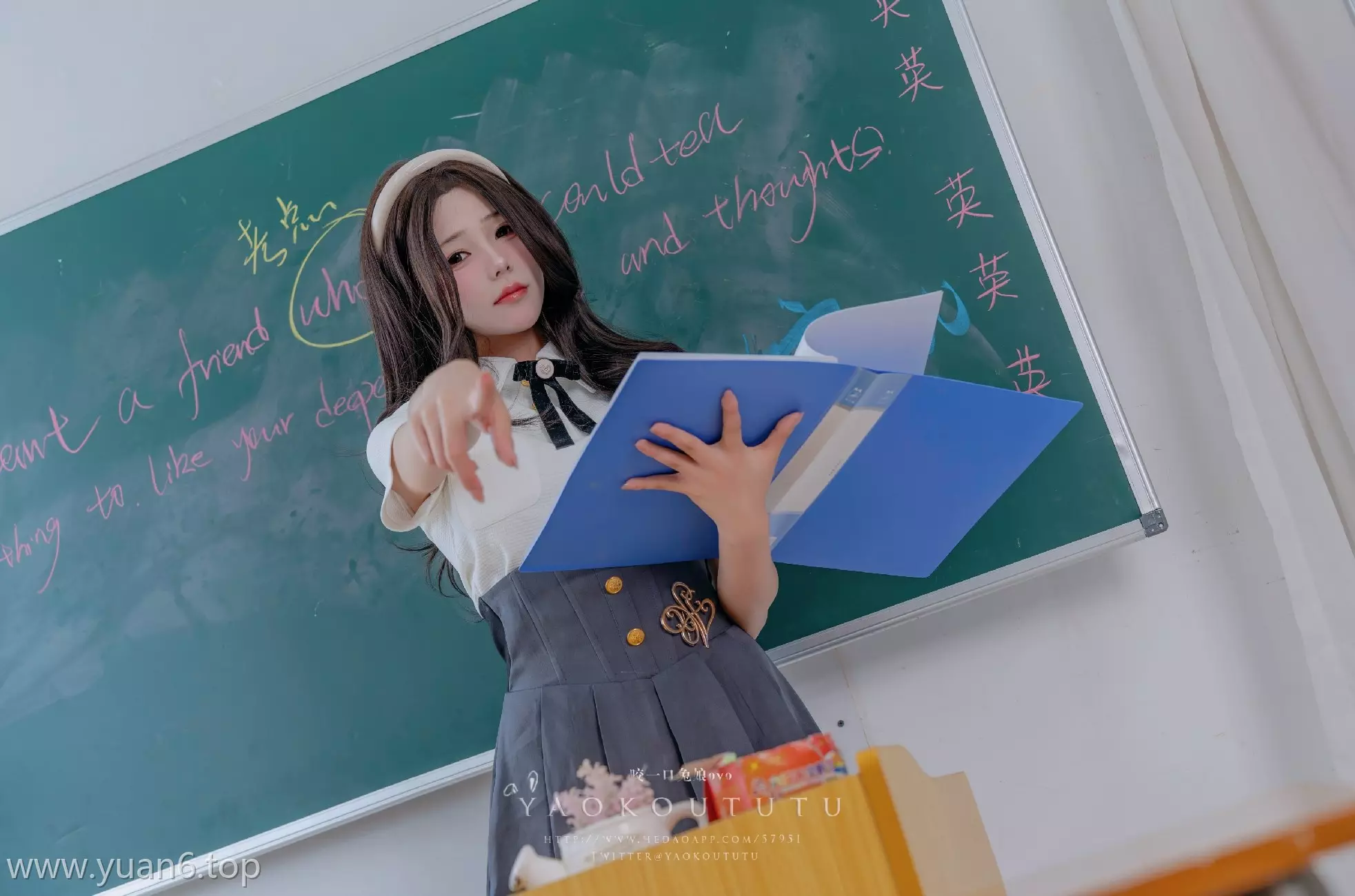 美图欣赏丨coser咬一口兔娘ovo-实习老师的欢迎仪式&#038;Touch it[80P-1V-1.57G]
