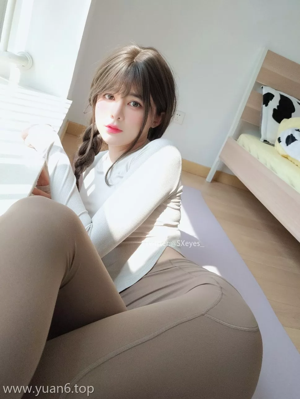 Coser眼酱大魔王w-瑜伽服 [32P-160MB]