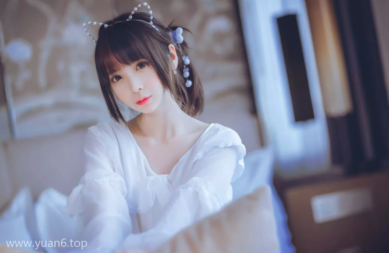 美图欣赏丨Coser疯猫ss-白色睡衣[24P-182MB]