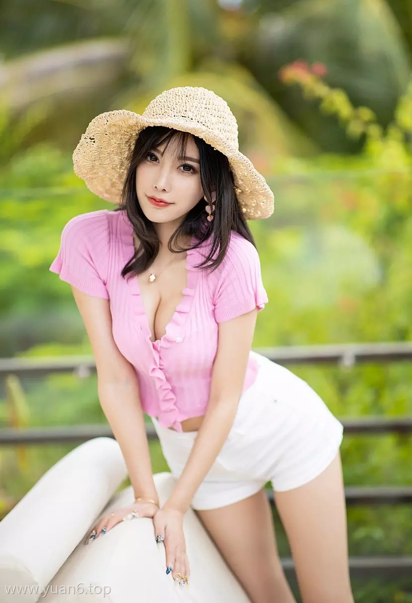 语画界杨晨晨sugar:Vol.169清甜迷人的粉系旅拍