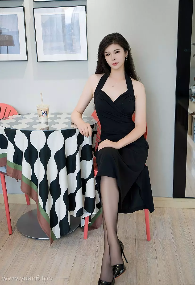 Xiuren雪糕CiCi资料介绍及NO.7228期图片集