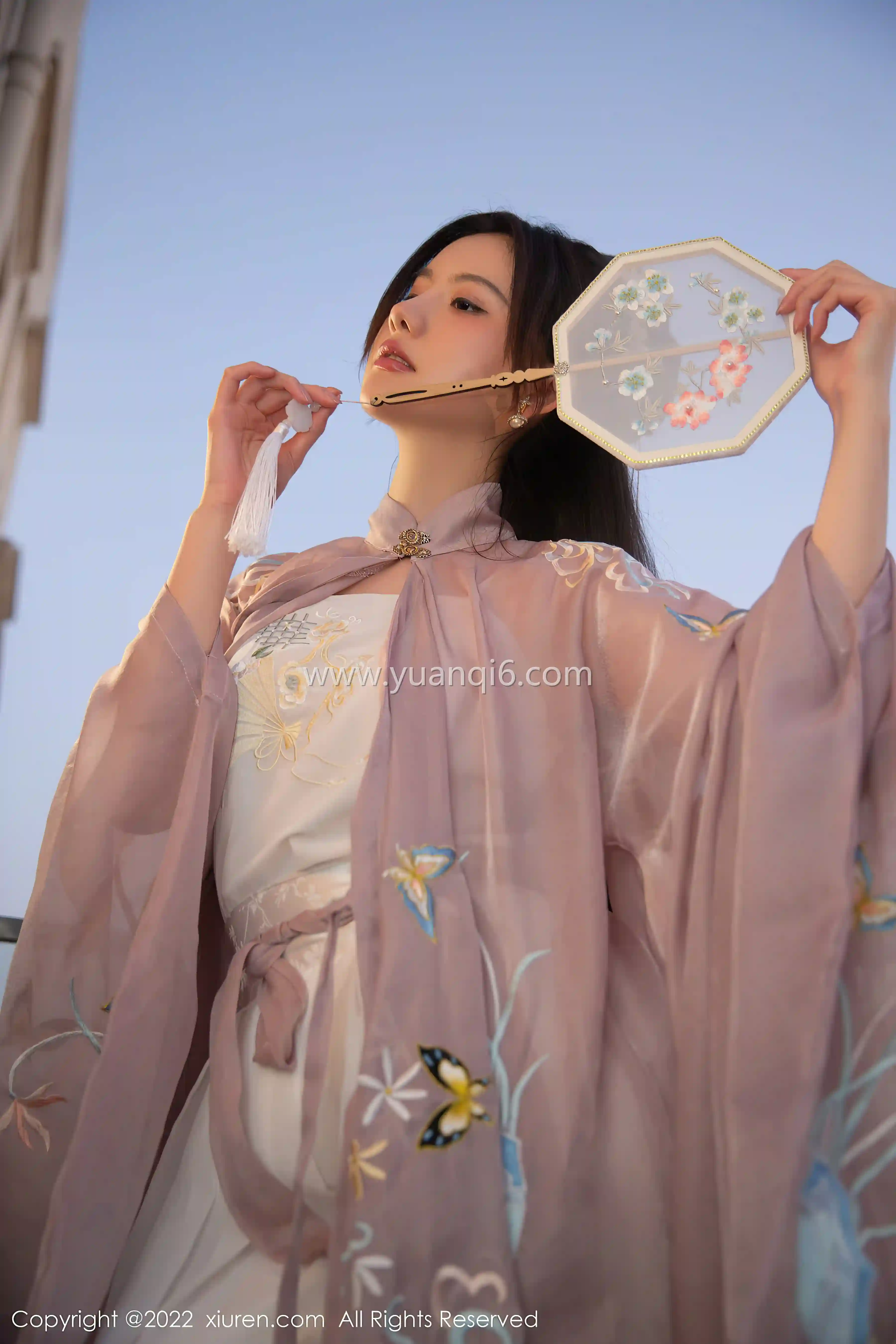 就是阿朱啊穿着古风汉服,满满的柔媚与丝滑