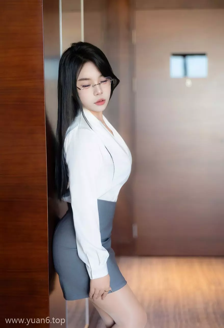 Xiuren秀人模特麦田介绍和NO.8989期图片欣赏