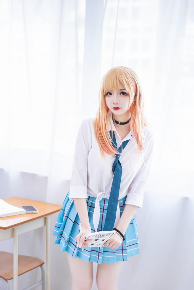 雪晴Astra喜多川海梦COS：演绎JK版二次元女神的性感与可爱