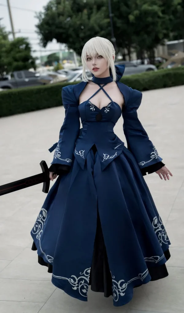 高贵与性感并存：泰国coser Ahri完美演绎FGO阿尔托莉雅