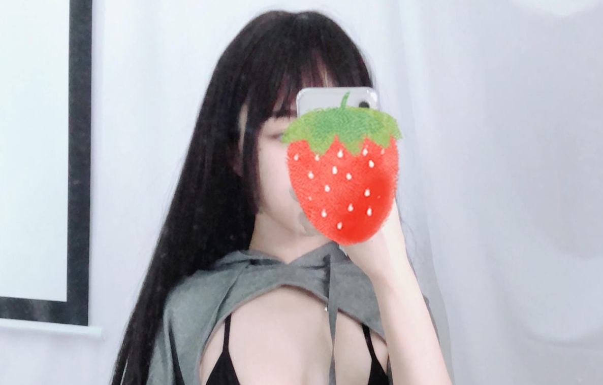 桜井宁宁的草莓少女cosplay:甜美与俏皮的完美碰撞插图2 桜井宁宁的草莓少女cosplay:甜美与俏皮的完美碰撞