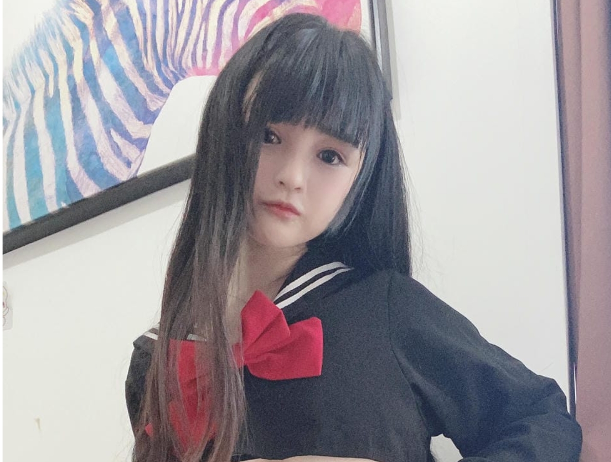 桜井宁宁的黑色JK制服cosplay：甜美与成熟的完美交融