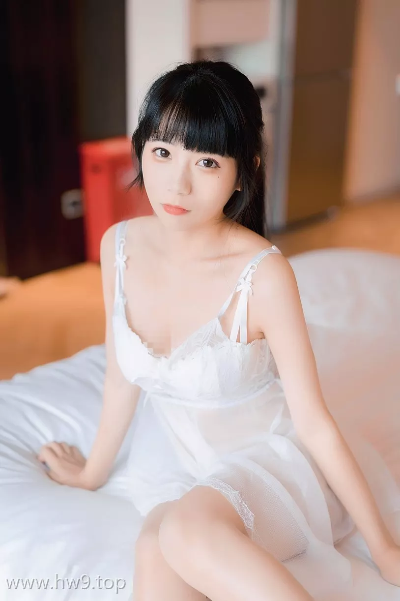 美图欣赏丨Coser_usejan蓝蓝全部图片集之薄纱睡衣[42P-76.4M]
