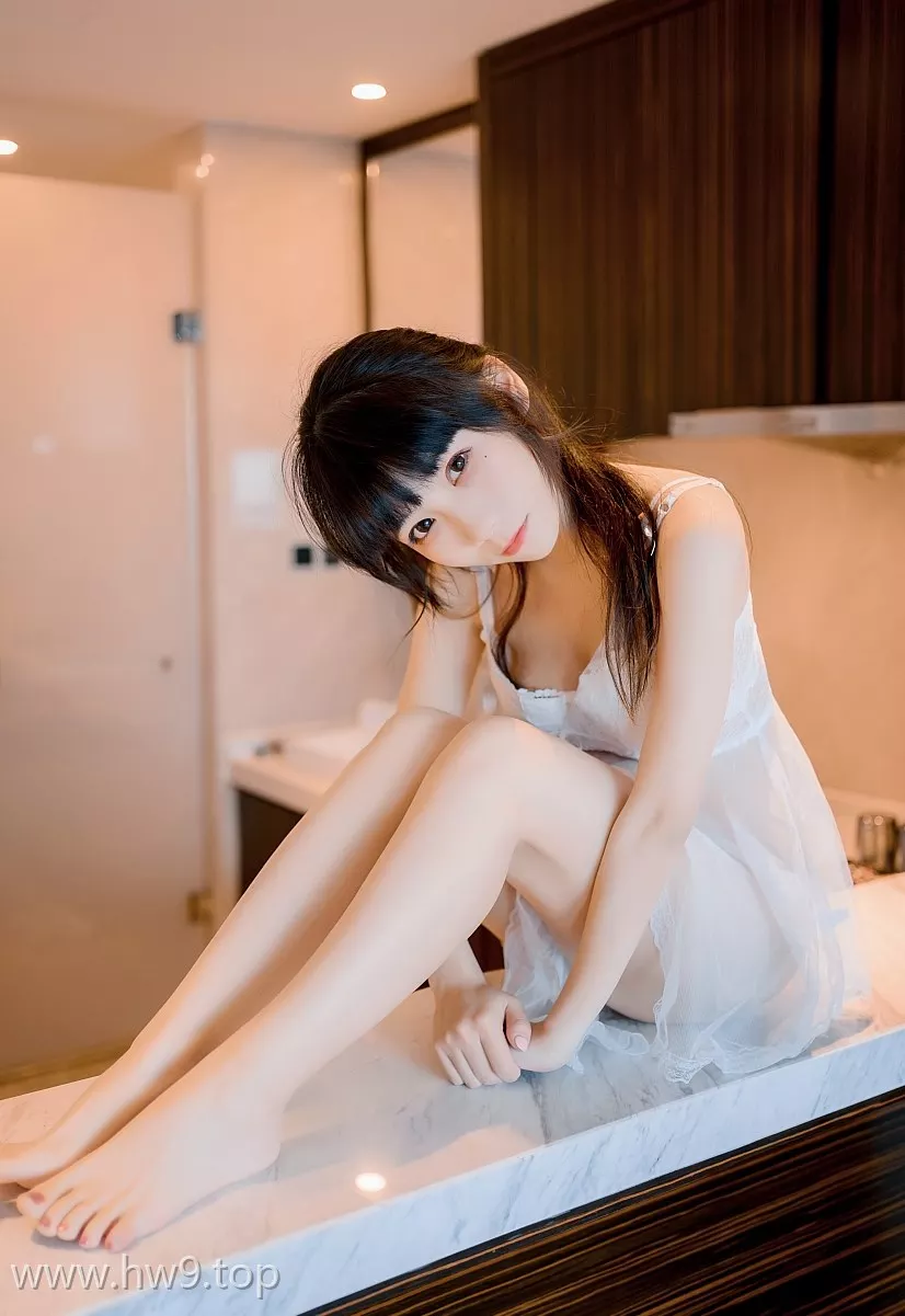 美图欣赏丨Coser_usejan蓝蓝全部图片集之薄纱睡衣[42P-76.4M]