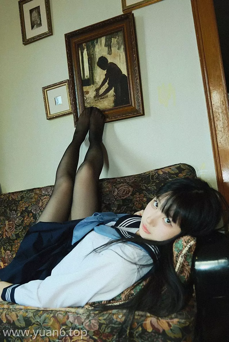 美图欣赏丨Coser白莉爱吃巧克力全部图片集之闺房JK[20P-150M]