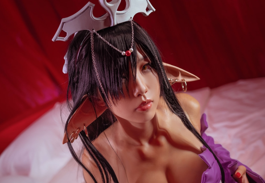 水淼aqua的《黑暗精灵女王》：魔法与魅力的完美结合