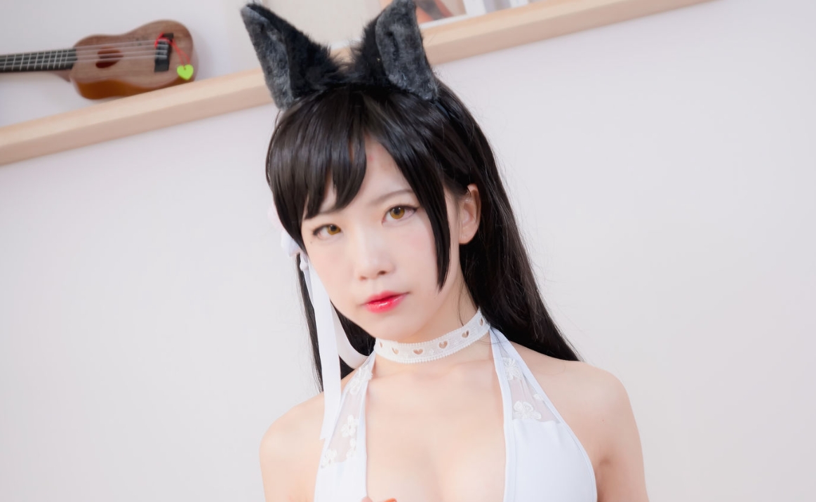 水淼aqua倾情演绎爱宕犬水着 Cosplay：俏皮与性感并存