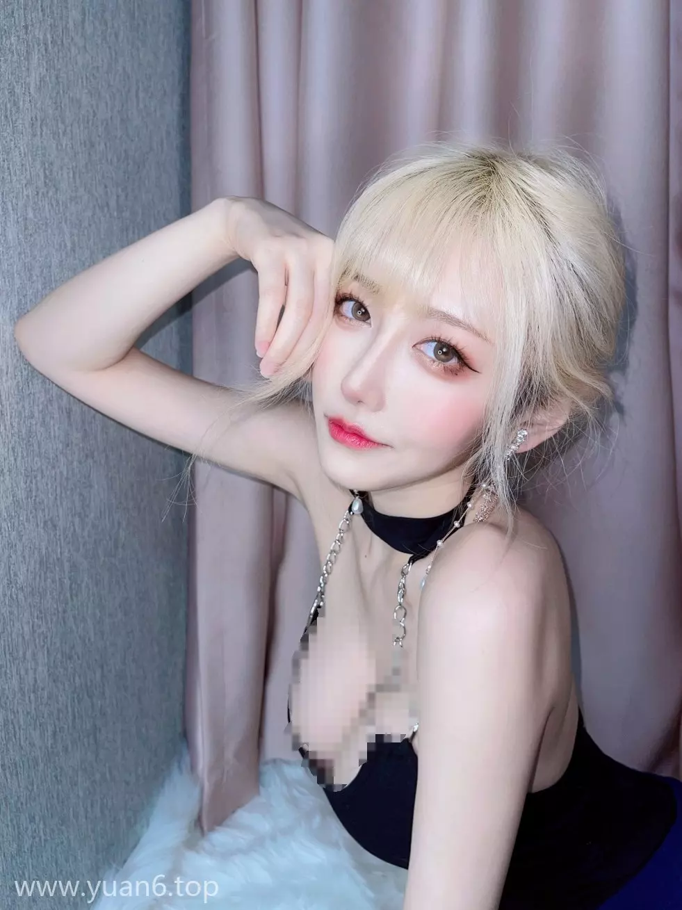 美图欣赏丨Coser啾小妍Deer个人资料及cos金发芭比图片集欣赏