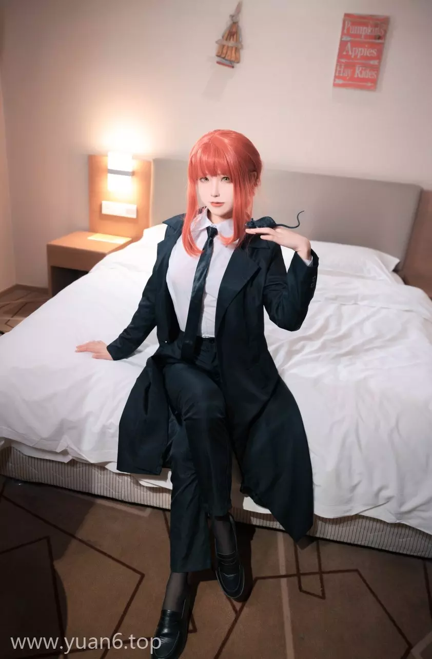 美图欣赏丨Coser_Quan冉有点饿个人资料及电锯人玛奇玛摄影作品赏析