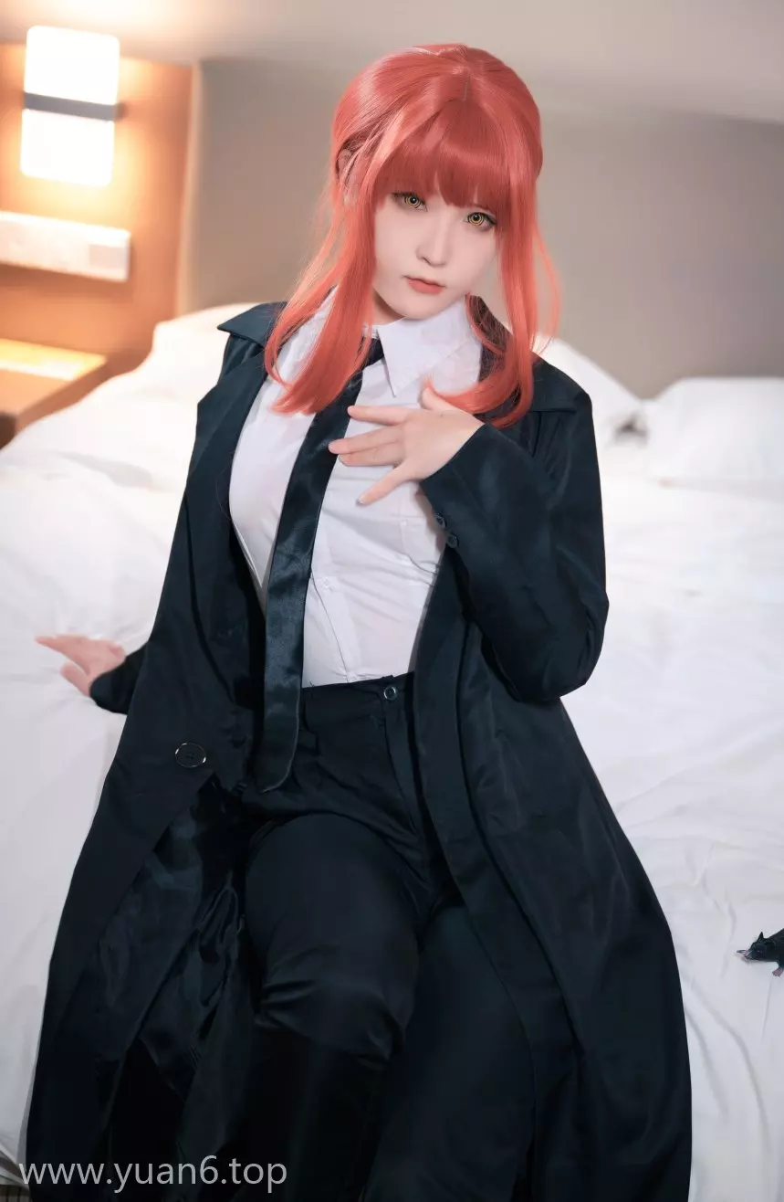 美图欣赏丨Coser_Quan冉有点饿个人资料及电锯人玛奇玛摄影作品赏析