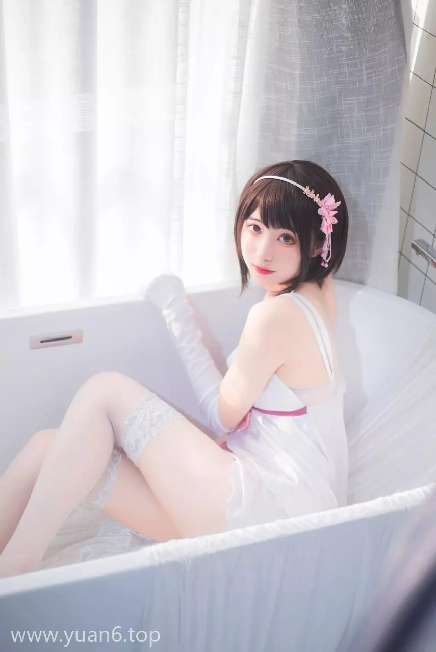 美图欣赏丨Coser宮本桜-加藤惠浴室[25P-255.9M]
