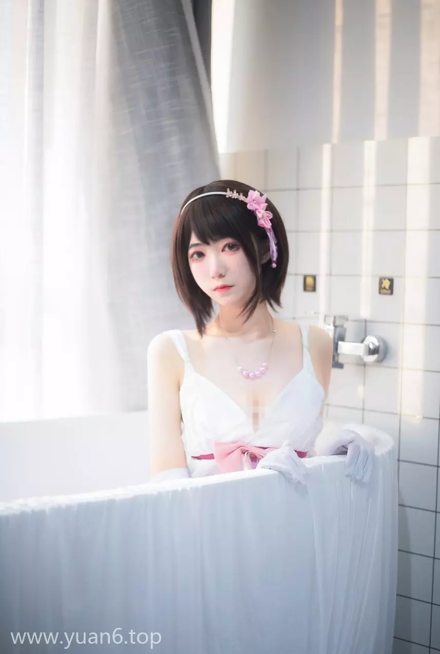 美图欣赏丨Coser宮本桜-加藤惠浴室[25P-255.9M]