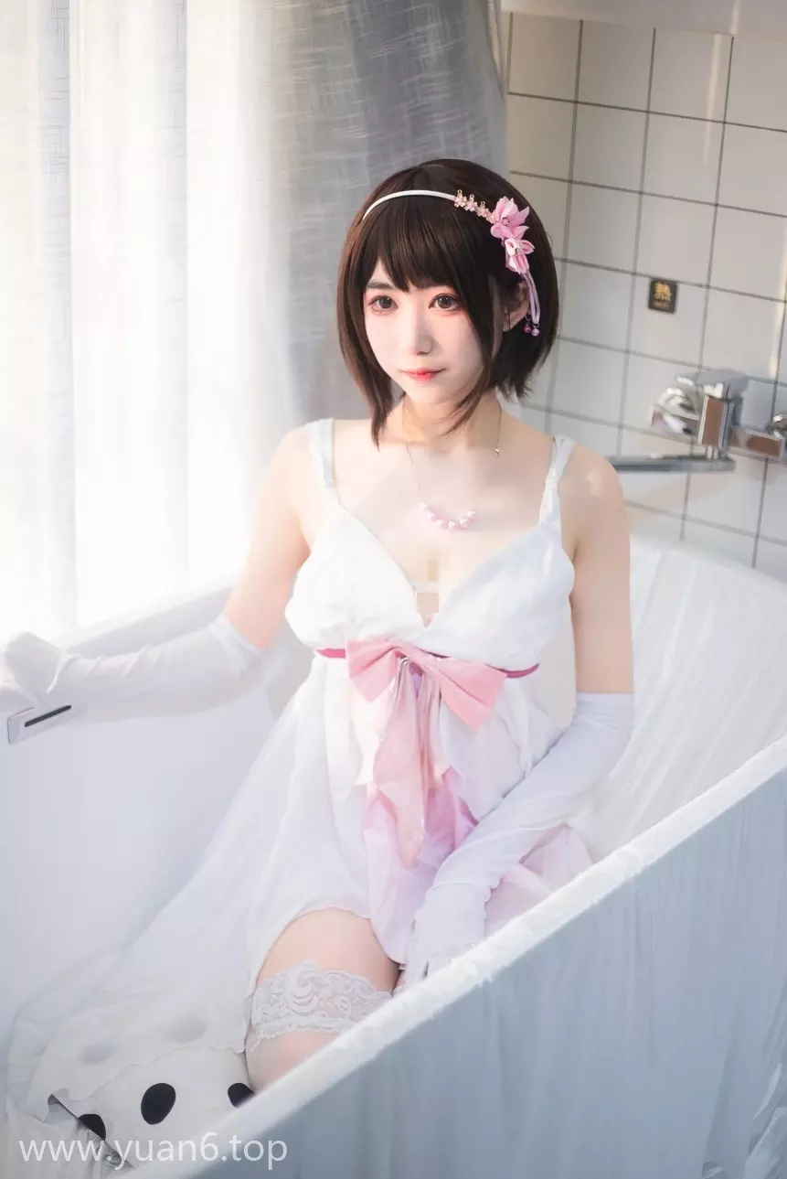 美图欣赏丨Coser宮本桜-加藤惠浴室[25P-255.9M]