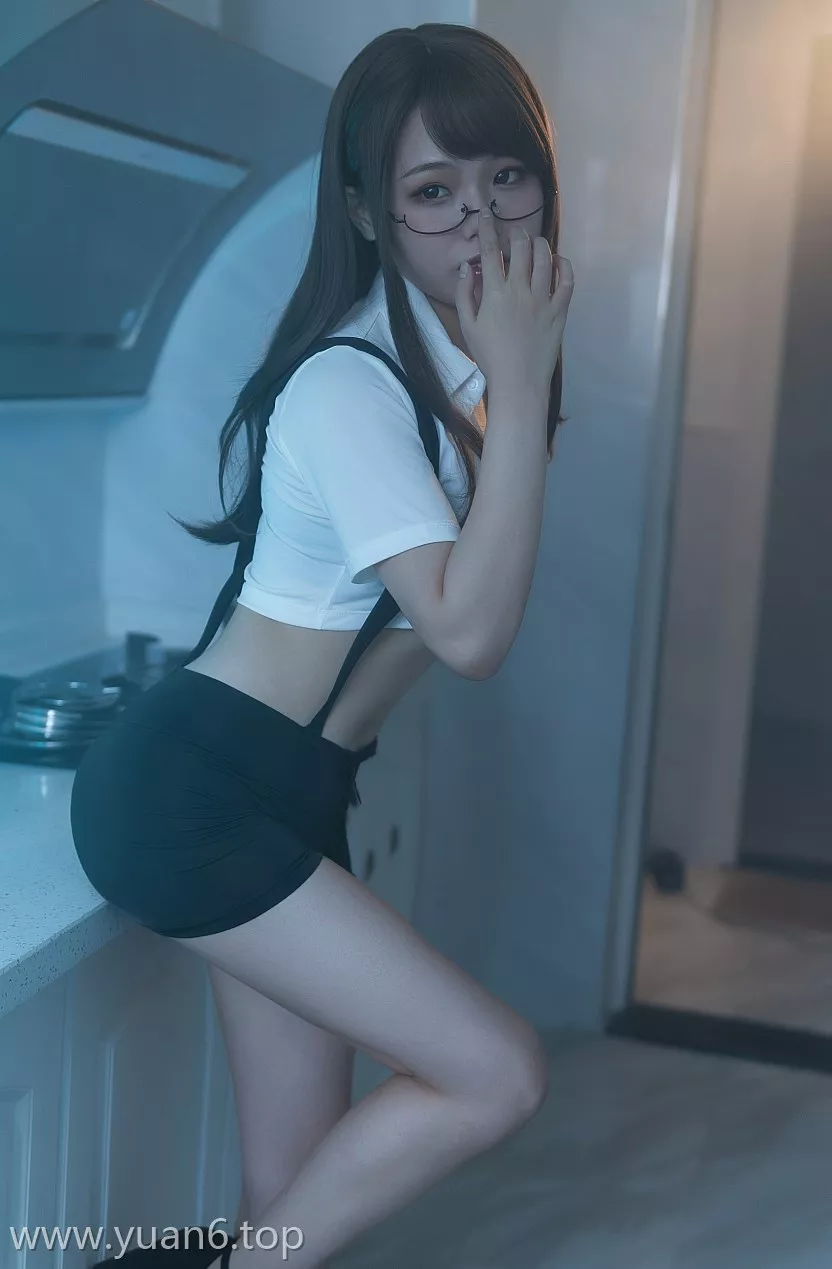 美图欣赏丨Coser七月喵子-眼镜娘1号[21P-91MB]