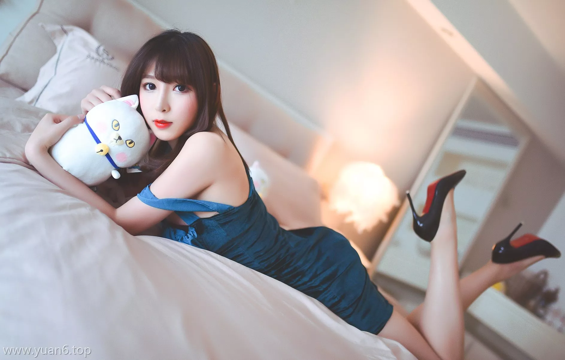 美图欣赏丨Coser_w黑米粥w(小酥酱)-圣诞[30P-194MB]