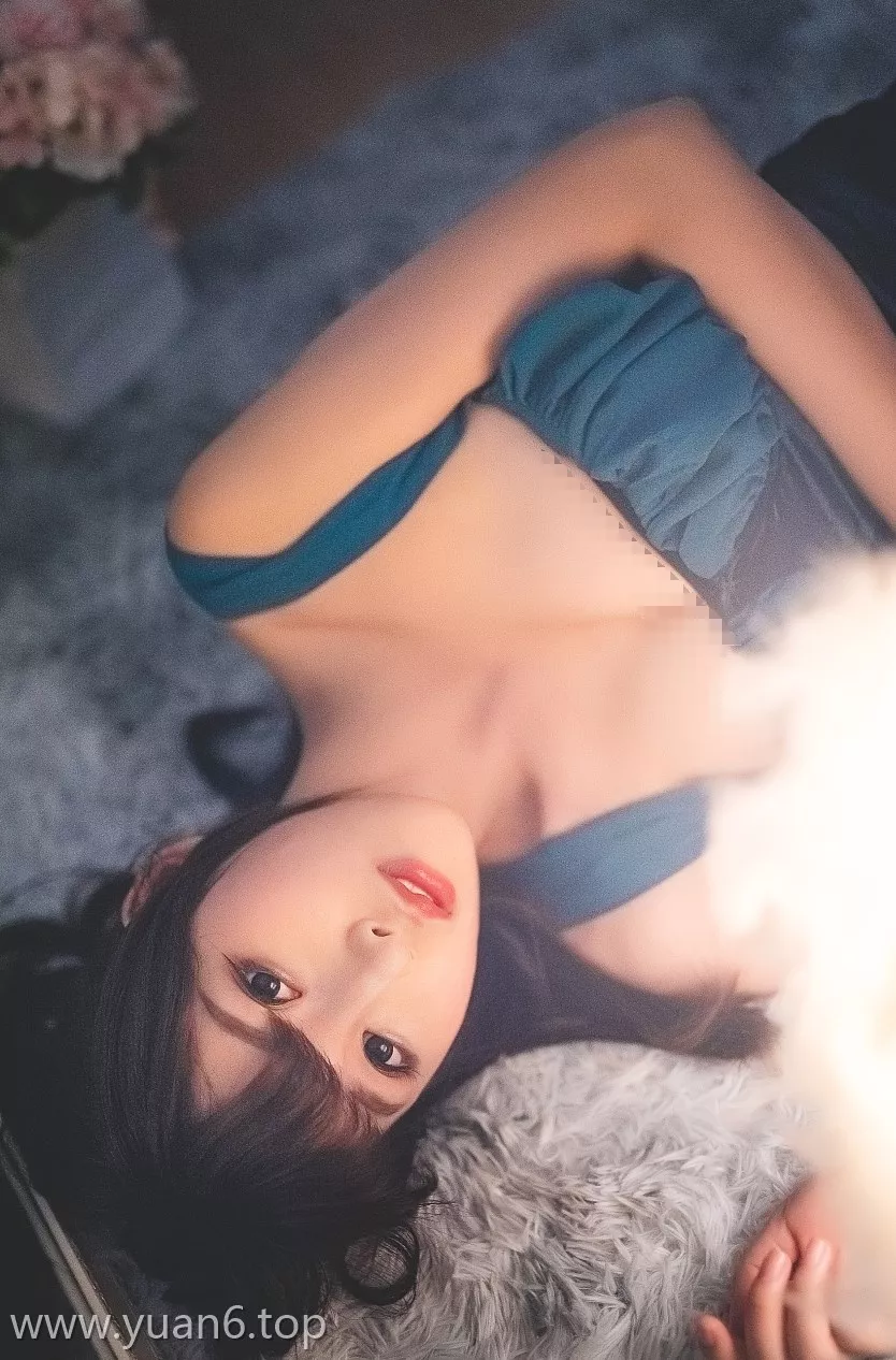 美图欣赏丨Coser_w黑米粥w(小酥酱)-圣诞[30P-194MB]