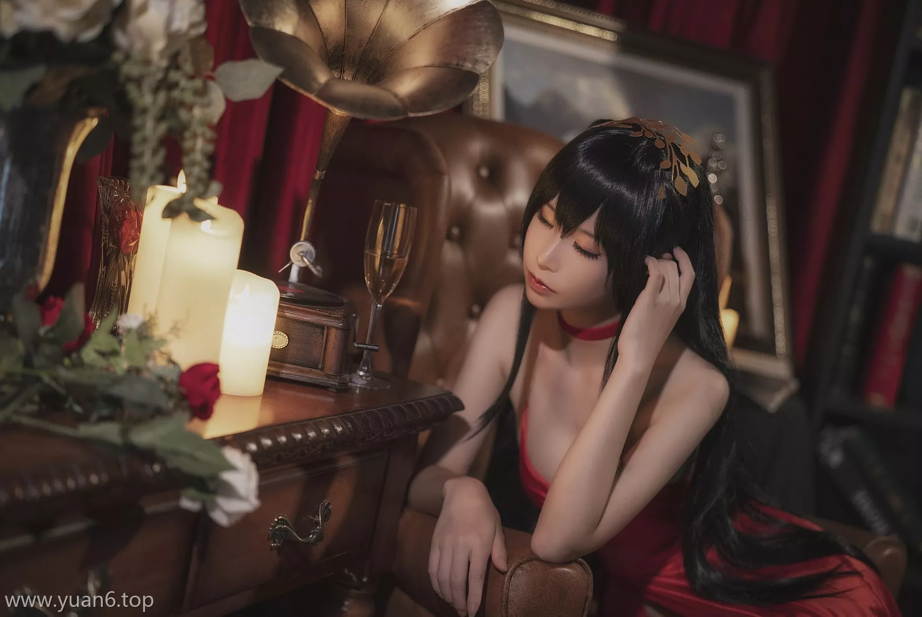 美图欣赏丨Coser爱老师_PhD-碧蓝航线_大凤毒苹果礼服
