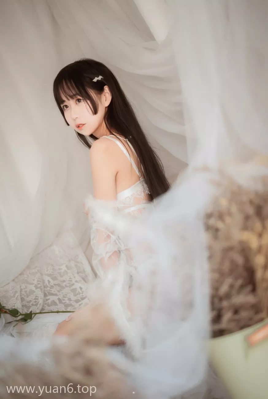 美图欣赏丨Coser萌芽儿o0-毛绒内衣[27P-278MB]