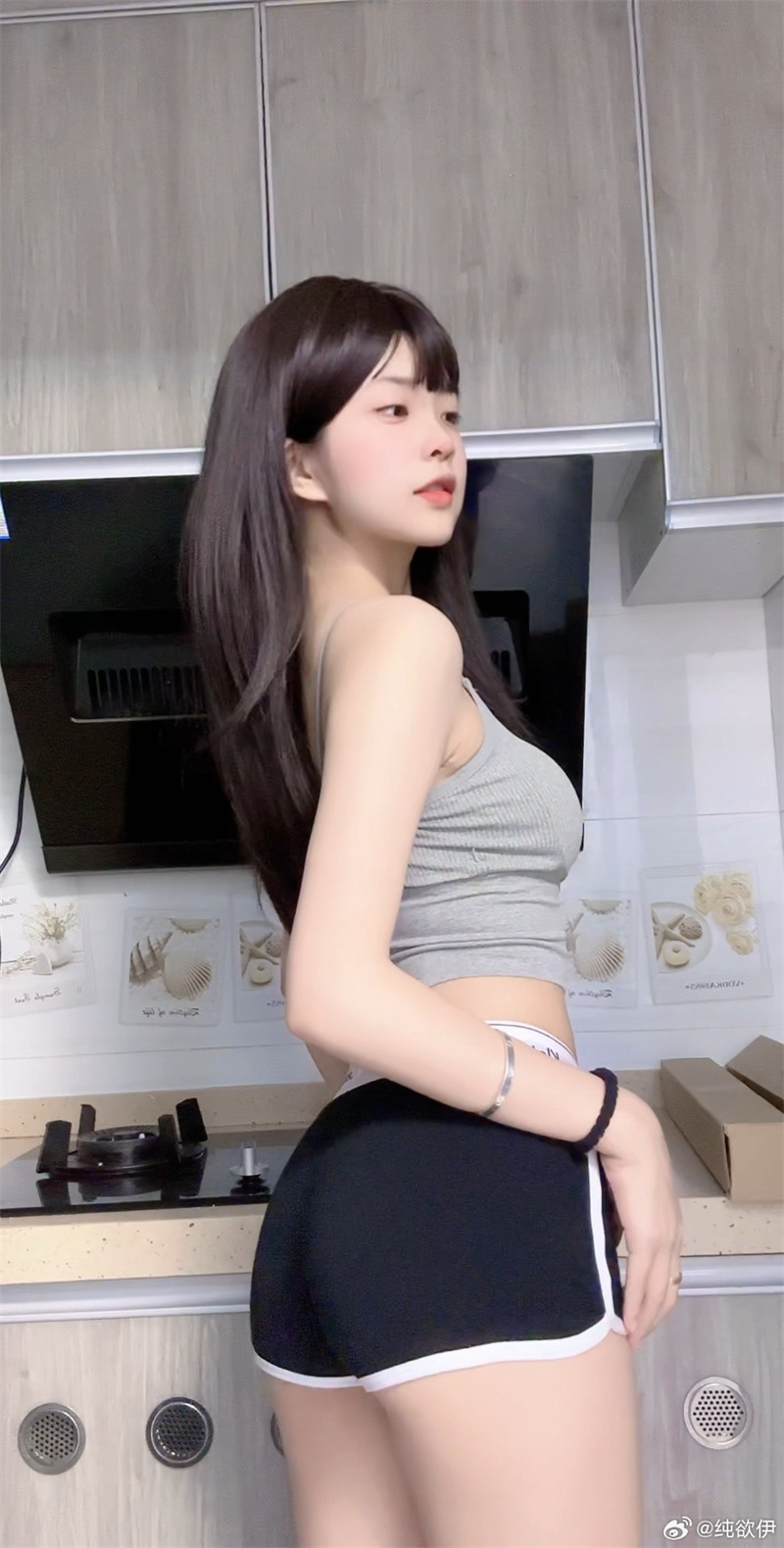 纯欲伊微密圈全部付费写真视频合集