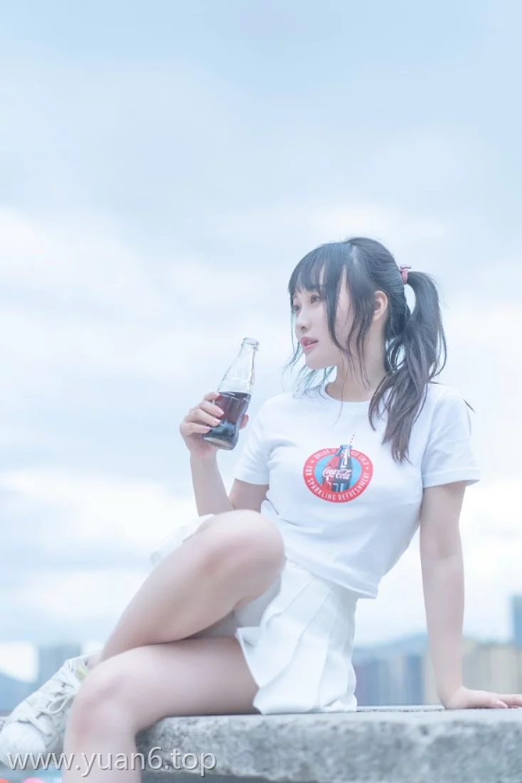 美图欣赏丨Coser_脱尾巴Mizuki-可乐JK[18P-33MB]